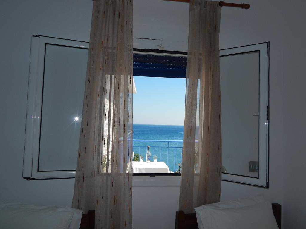 Akti Pension Ágios Kírykos Habitación foto